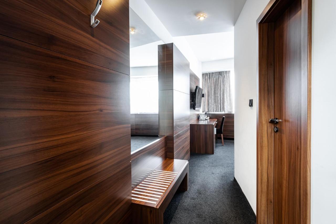 Tempus Club Garni Hotel Bratislava Exterior photo
